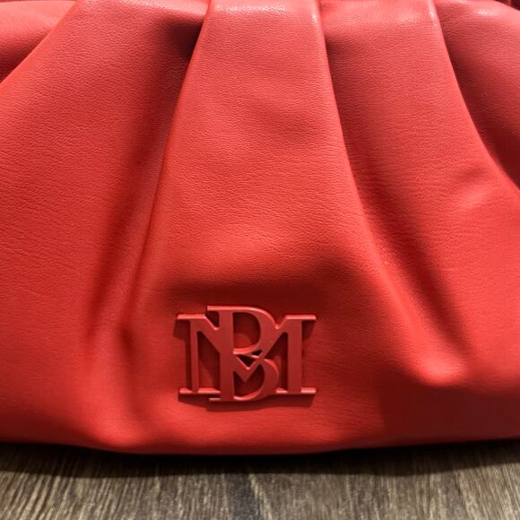 NWT Badgley Mischka Vegan Leather Wrapped Frame Clutch in Red MSRP $129 - Picture 3 of 10